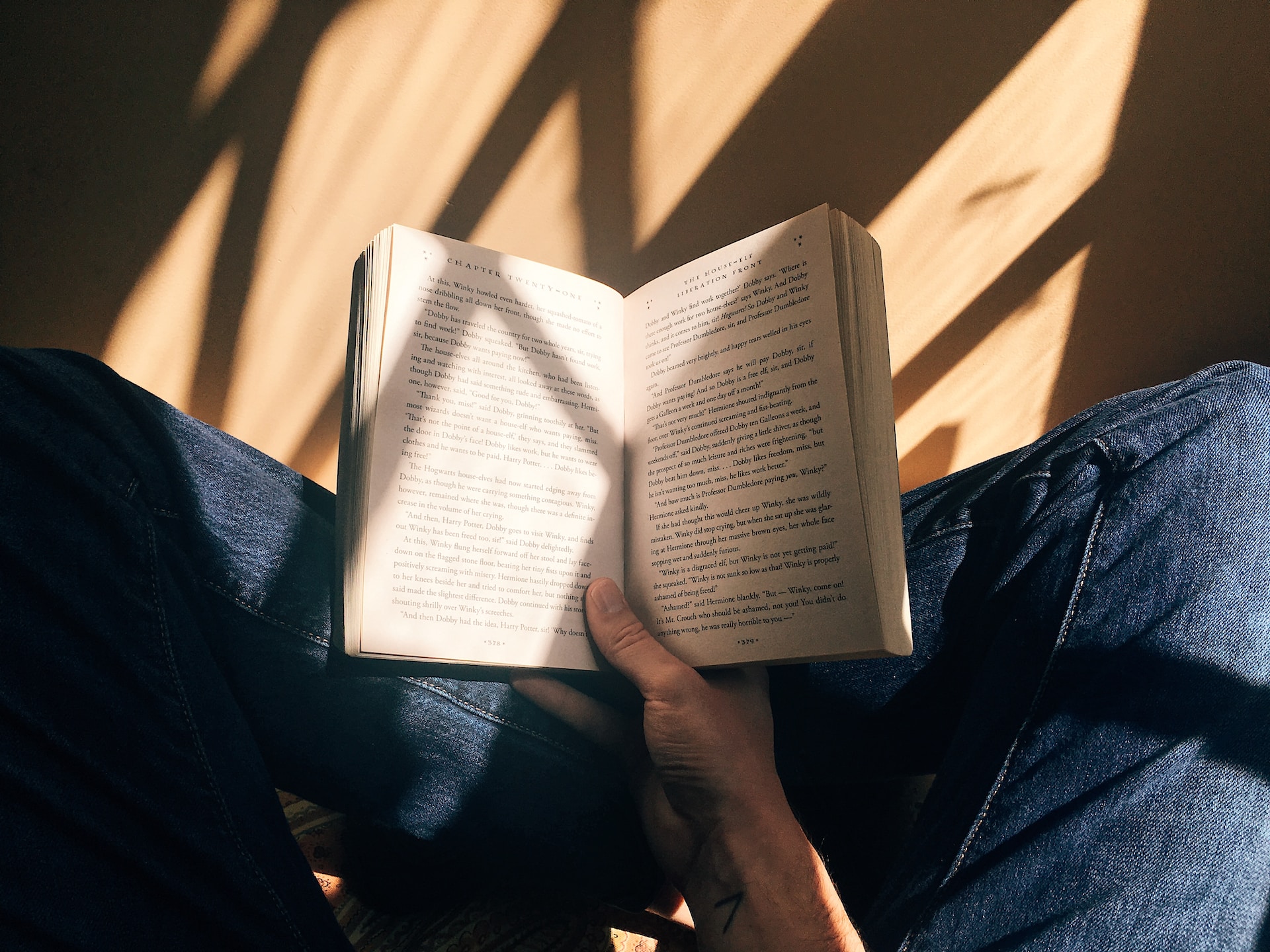 The Advantages of Reading Books How they can Improve Your Life
